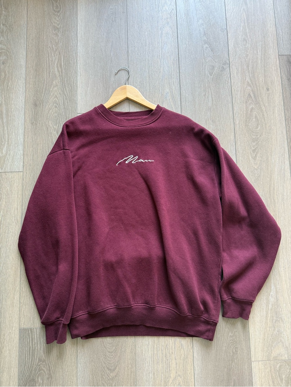 Boohoo Mens Crewneck Sweater in Burgundy with White Script